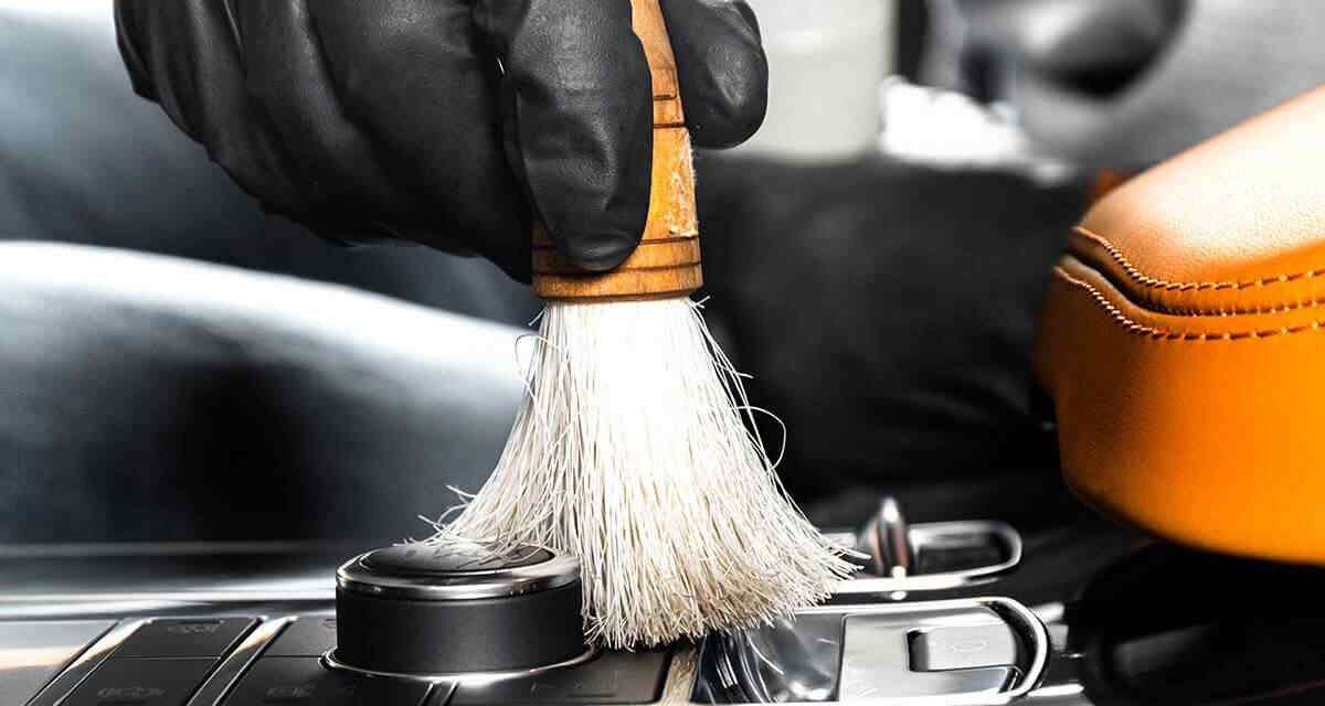 Čištění interiéru auta: Proč je důležité a jak ho udělat správně